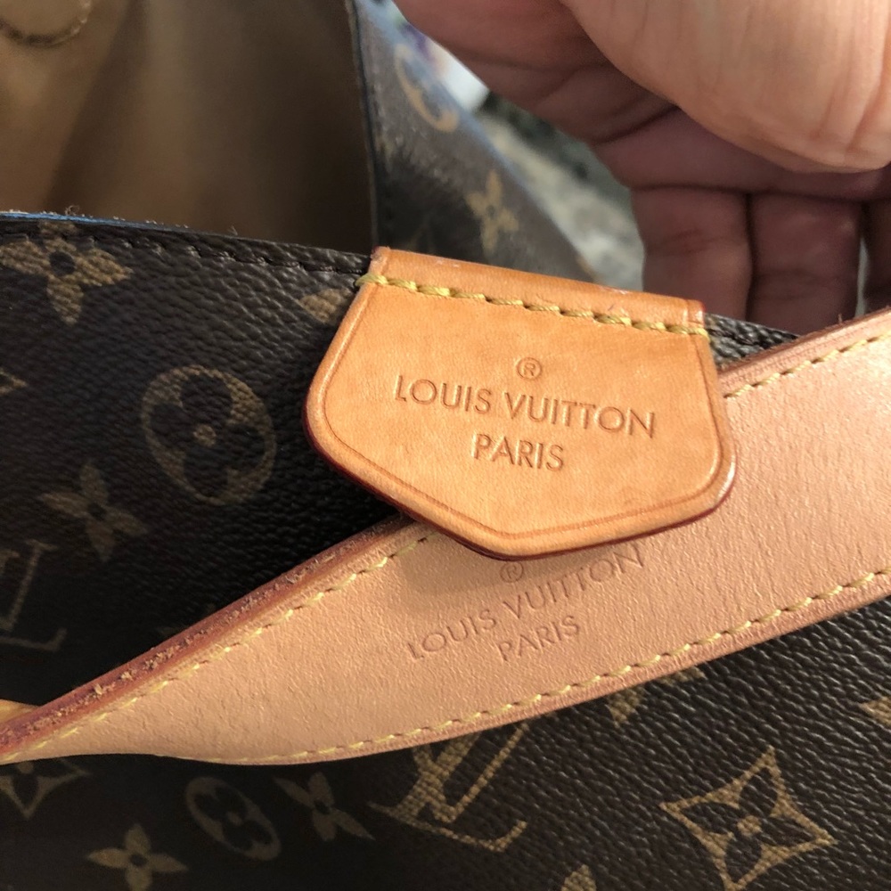 Louis Vuitton - Picture 7 of 8